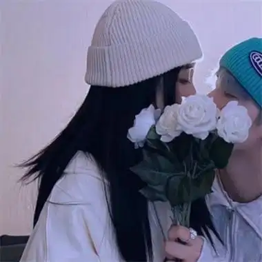 独一无二的手捧花好看浪漫情侣头像 最新年度最热耐看不换的情头_情侣