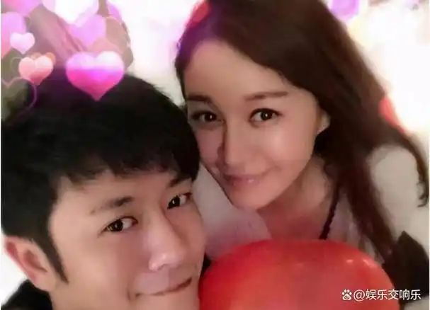 亲妈是导演干妈是导演20年都捧不红他却在娶妻改名后火了