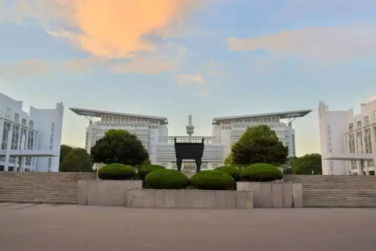 如果建筑会说话,和你娓娓而谈话仙林_南京师范大学_零二七艺考