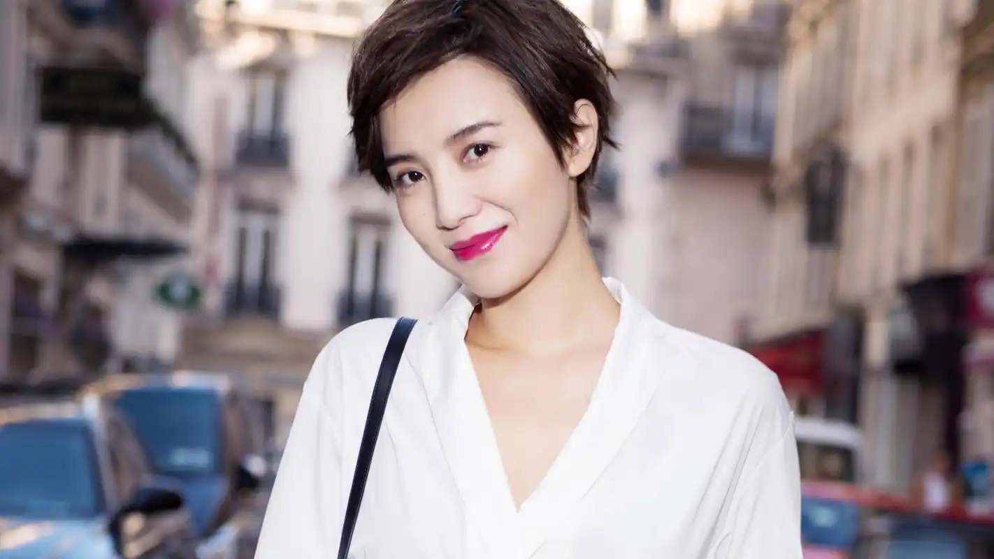 美女演员宋佳高清桌面壁纸下载