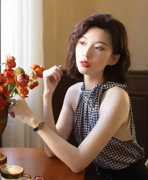 木马短烫,气质微微卷_should_短发_bangs