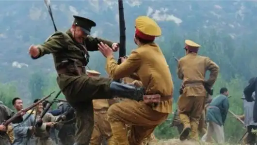 黄海波徒手打鬼子黄海波曾在电视剧《媳妇的美好时代》中,为观众带来