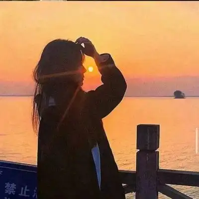 究竟是阳光明媚了夏天,还是夏天沾了你的光_女生头像_我要个性网