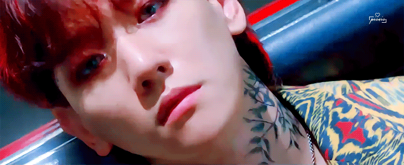 边伯贤gif哭泣gif忧伤gif哽咽gif纹身gif