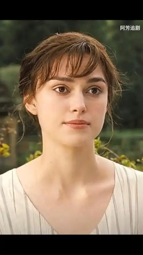 被严词拒绝但有一丝希望,达西依然满眼情深坚定走向女孩 傲慢与偏见