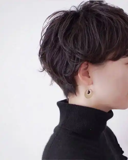 2022春天超短发纹理烫