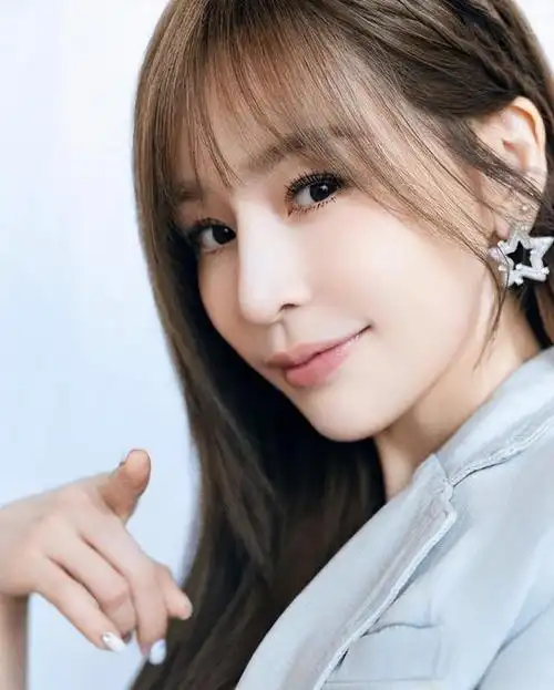 王心凌41岁优雅惊艳!网友赞叹她的气质令人折服!