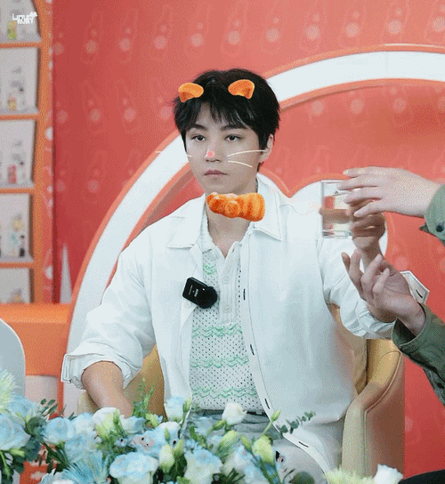 超话|#王俊凯金尘茶品牌代言人#  240328 金尘茶直播    奇迹宝宝!