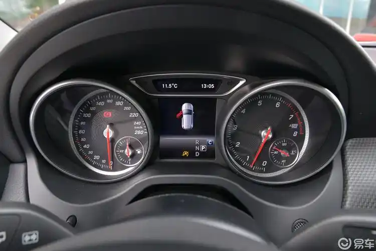 【奔驰gla2018款gla 200 动感版仪表盘汽车图片-汽车图片大全】-易车