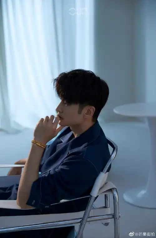 张云龙街拍look##张云龙披荆斩棘