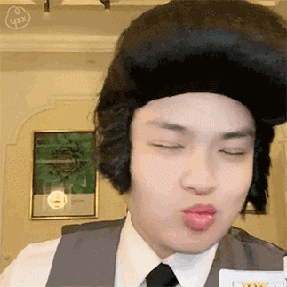 猕猴桃歪嘴战神45度歪嘴男动态表情包