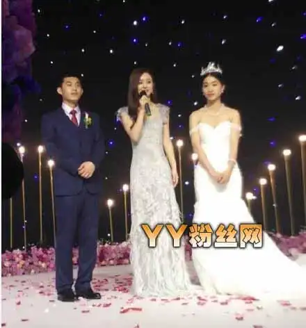 赵建飞大婚,作为姐姐的赵丽颖特意从外地片场赶回来参加弟弟的婚礼,在