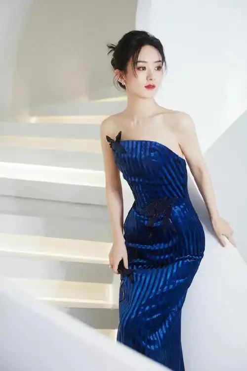 赵丽颖穿国产礼服,美出新高度