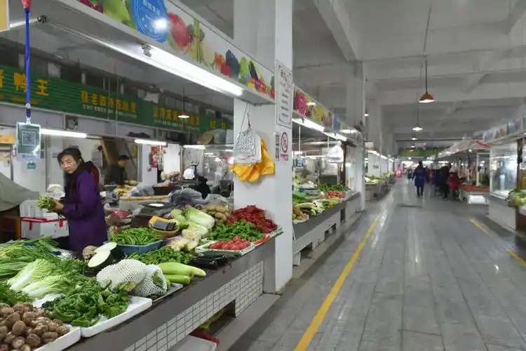 荆州区开展农贸市场集中整治让市民逛得舒心