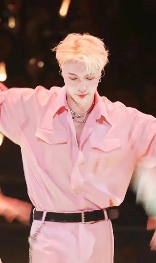 这条收集张艺兴超帅的壁纸