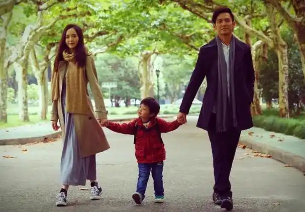 有种整容叫唐嫣结婚老公罗晋变化不大她却像换了个人