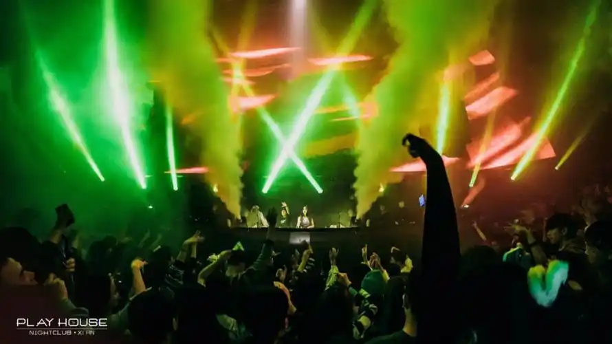 西安playhouse酒吧灯光舞美效果怎么样