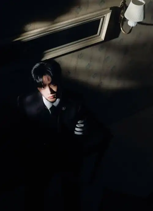 刘耀文把地上的拍立得给我##2024中国电影大数据荣誉之夜##刘耀文被