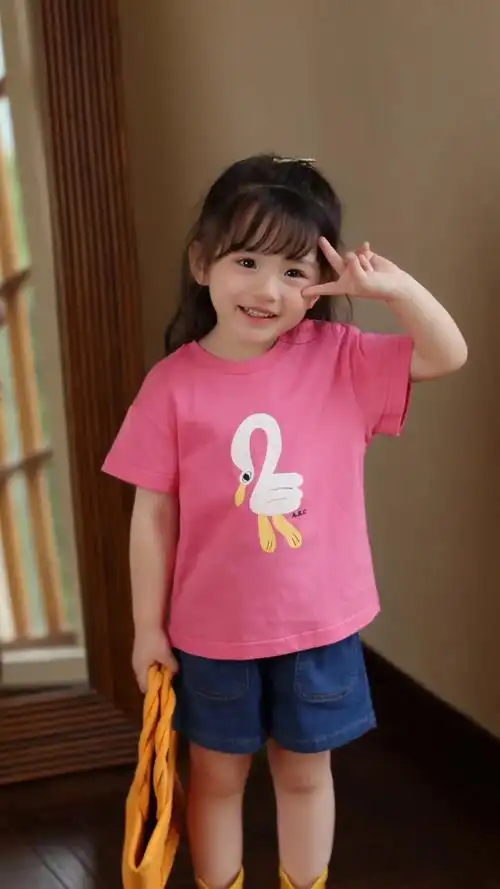 夏日衣橱里怎么可以少得了t恤#时尚界不能没有人类幼崽 #萌娃 - 抖音