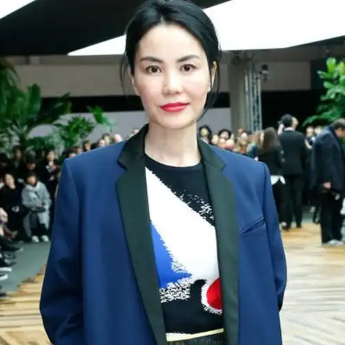 应该不会再为男人而活着了况且凭谢霆锋对王菲的挚爱,应该也不