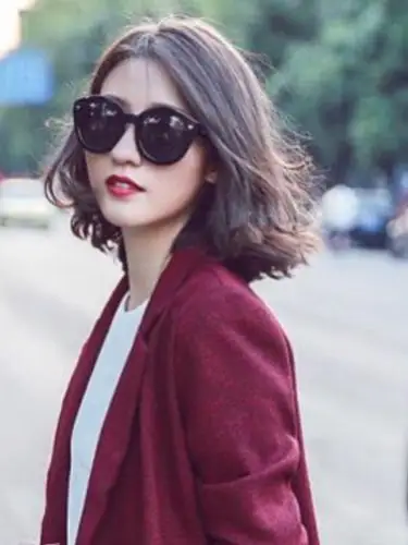 97脸盘子大的女孩子要怎么选发型呢?