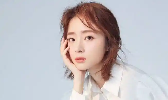 胡冰卿的双胞胎姐姐,长相比妹妹还端庄,现实中妥妥的真学霸_胡毓洁