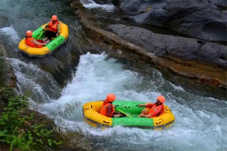 莫干山轻松团建刺激漂流两日行程