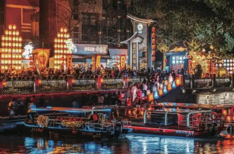 白酒成都产区高质量发展大会举行,水井坊领衔助力成都产区高质量发展_