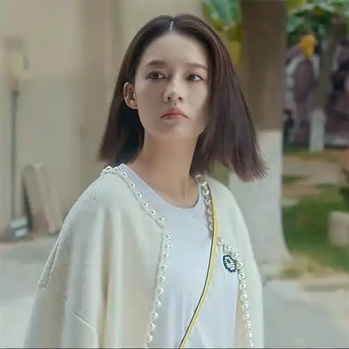 爱上特种兵李沁衣服