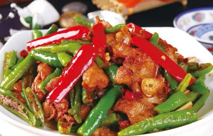 香喷喷的家常小炒菜,简单美味,来客时露两手,让你倍有面子