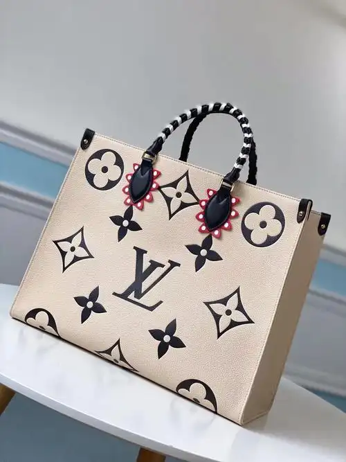 lv迷你款女手袋包,时尚匹配高端奢侈品包包?