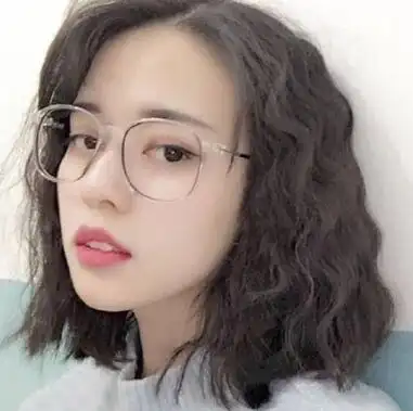 齐肩短发泡面卷发型图片 泡面卷短发女生打理最适合