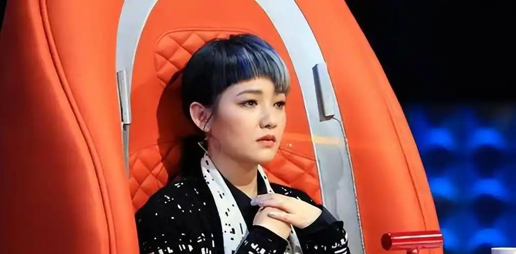 认识范晓萱的人,一般分为两种,前者如刘维一般,疯狂喜欢范晓萱;后者则