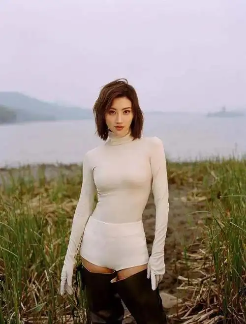 "背景"消失!娱乐圈的人走茶凉,在景甜身上体现的淋漓尽致