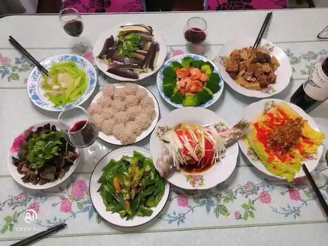 山东7个家庭的生日宴在朋友圈沸腾了网友太丰盛了想蹭饭