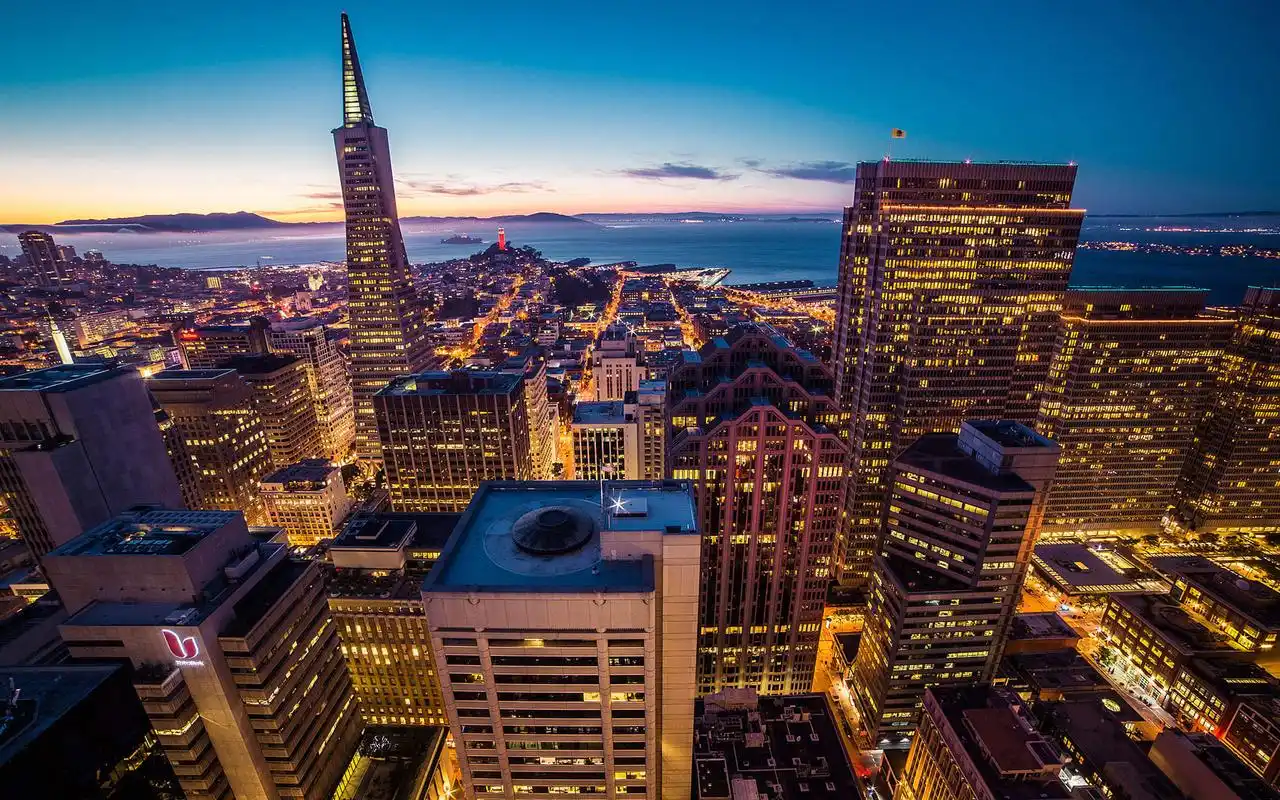 分享一组唯美好看的城市风景图片壁纸给大家,想要更多高清桌面壁纸