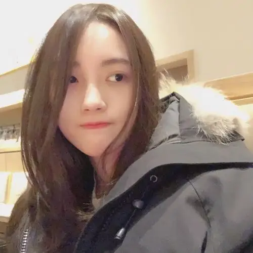 赵嘉敏时隔半个多月后更博晒自拍照,网友:你是不是染头发了?