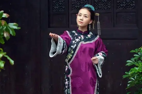 何琳娘心计风情万种又哭又笑瞬间变脸