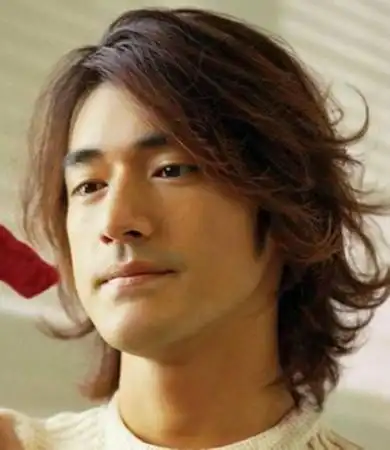 金城武卷发 发型三:卷发