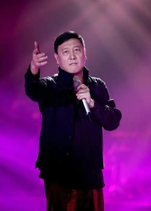 著名歌手韩磊:娶"蒙古之花"为妻,婚后生一儿一女,幸福满满!