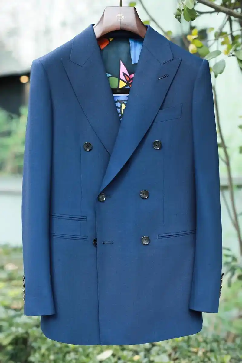 dandy藏青色双排扣|西装定制.7215图片均为@mr. - 抖音