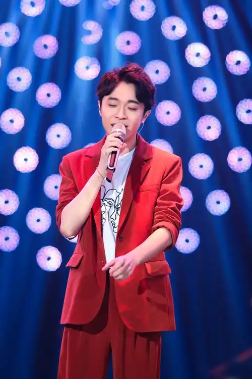 《歌手》2019吴青峰:最大遗憾是父亲未曾来过自己演唱会