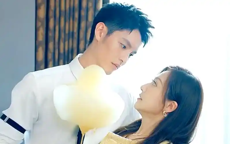 女明星和男保镖的极限拉扯.#余玥#曹佑宁