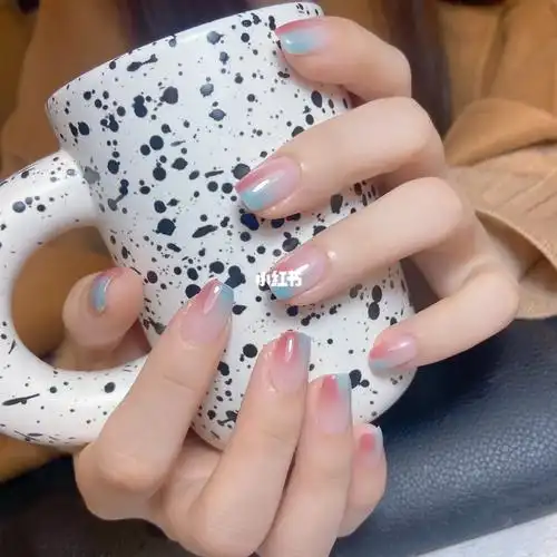 春夏美甲双色晕染