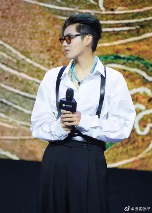 吴亦凡爱上的北极星绿发 原来可以这么百搭?