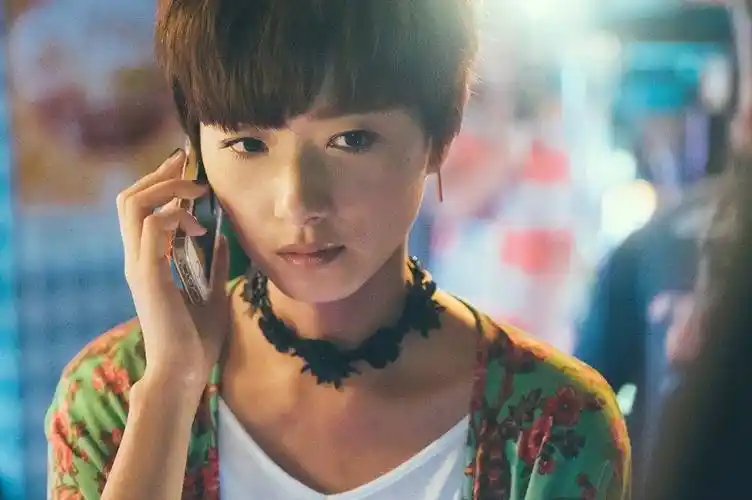 简介:万茜《青田街一号》电影剧照海报图片,分享一组万茜图片给大家