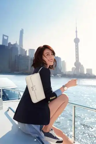 最近带给了我们一组超美大片……|上海|高圆圆_新浪新闻