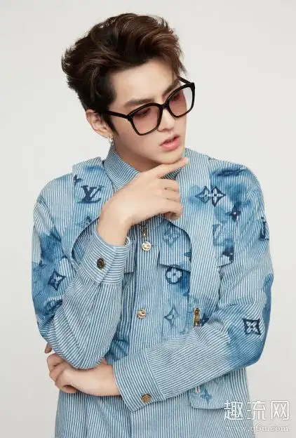 简介克日吴亦凡在微博晒出的一款全新lv水墨牛仔外套吸引了不少网友们