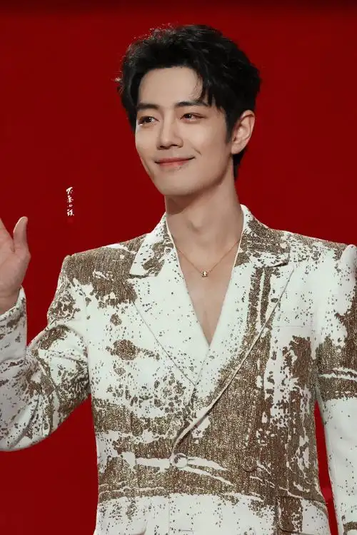 肖战红西装大背头##肖战