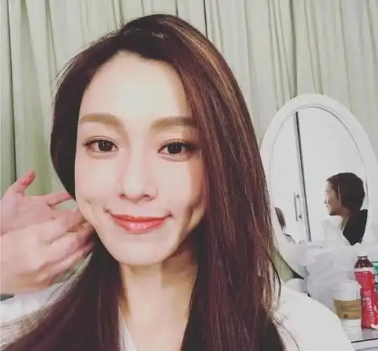 割了双眼皮,就判若两人,这7位女明星"动眼"太成功了